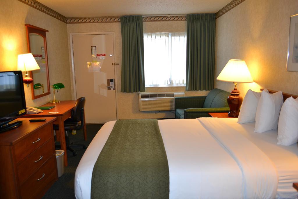 Quality Inn & Suites Silicon Valley Santa Clara Exterior foto