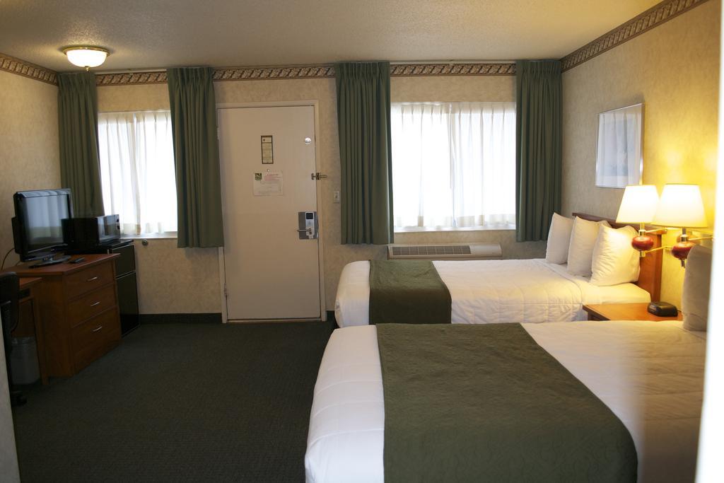 Quality Inn & Suites Silicon Valley Santa Clara Exterior foto